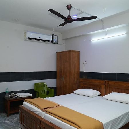 Rajali Residency Hotel Kulithalai Exterior photo